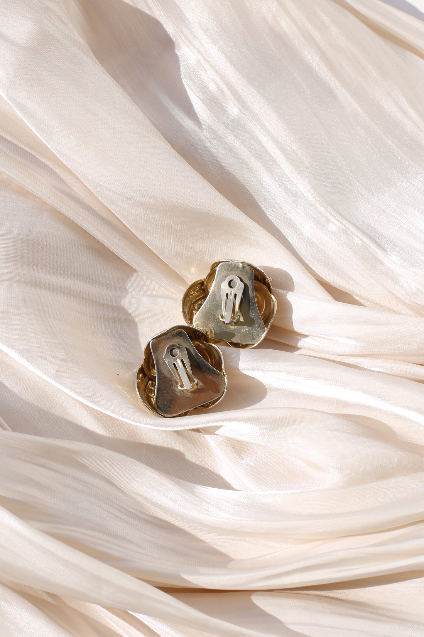 Violette Vintage Swirl Clip Earrings