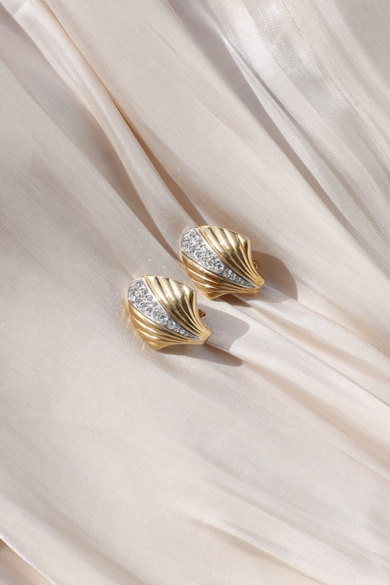 Alina Vintage Pavé Shell Clip Earrings