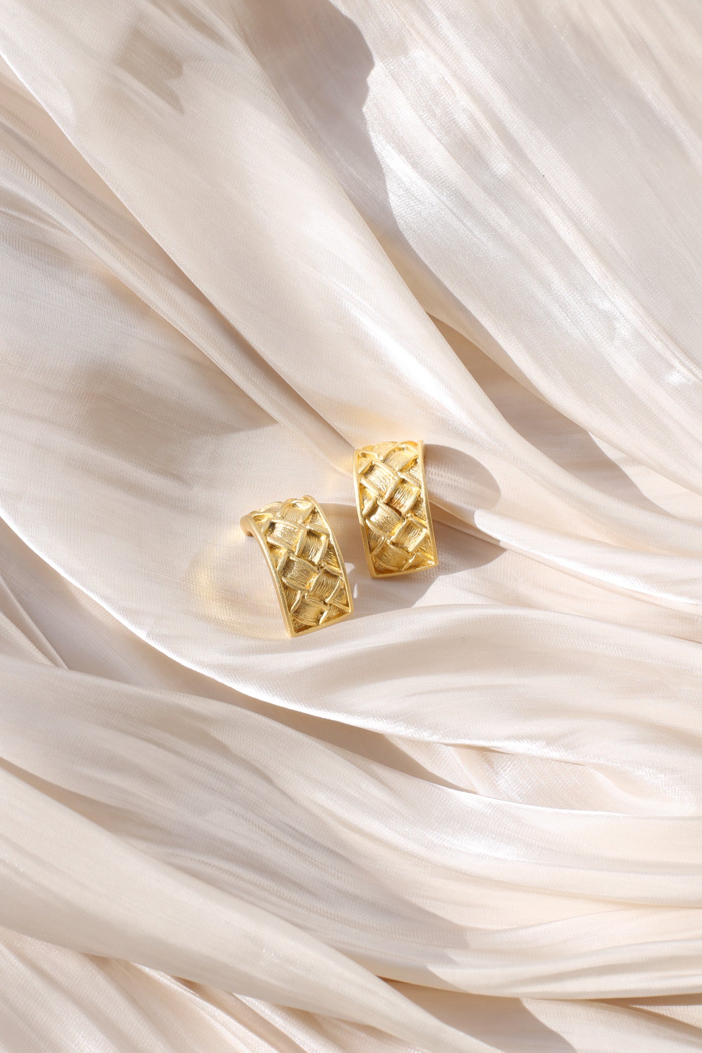 Célia Vintage Woven Clip Earrings