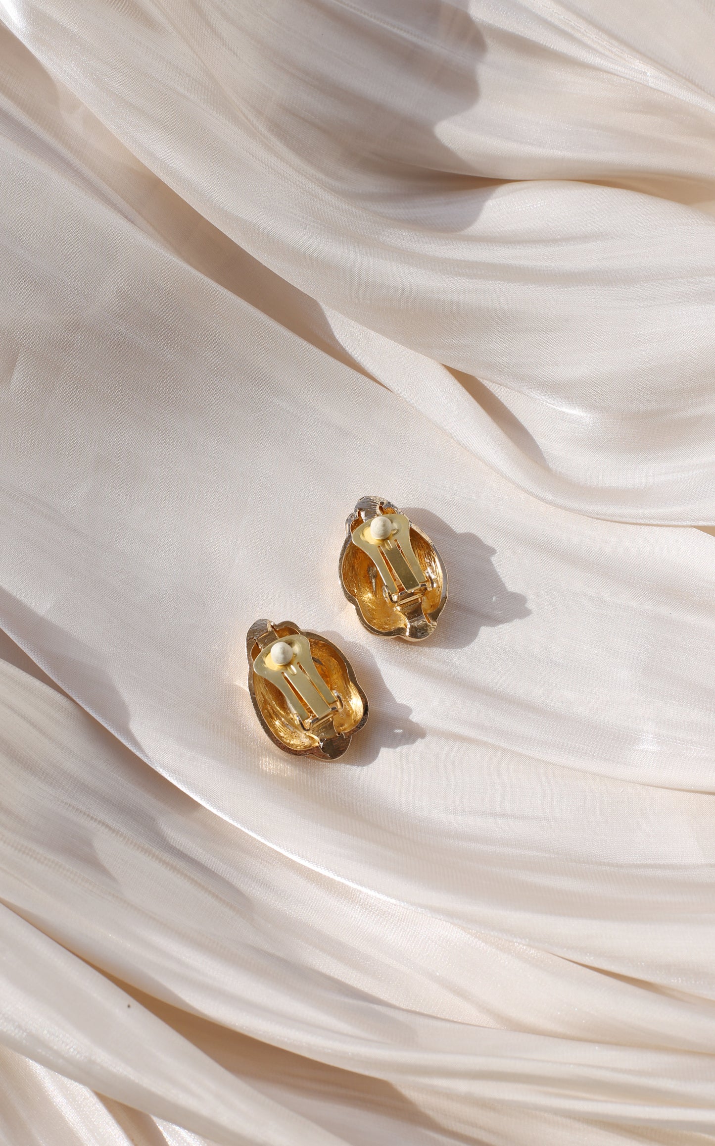 Dalia Vintage Sculptural Knot Clip Earrings