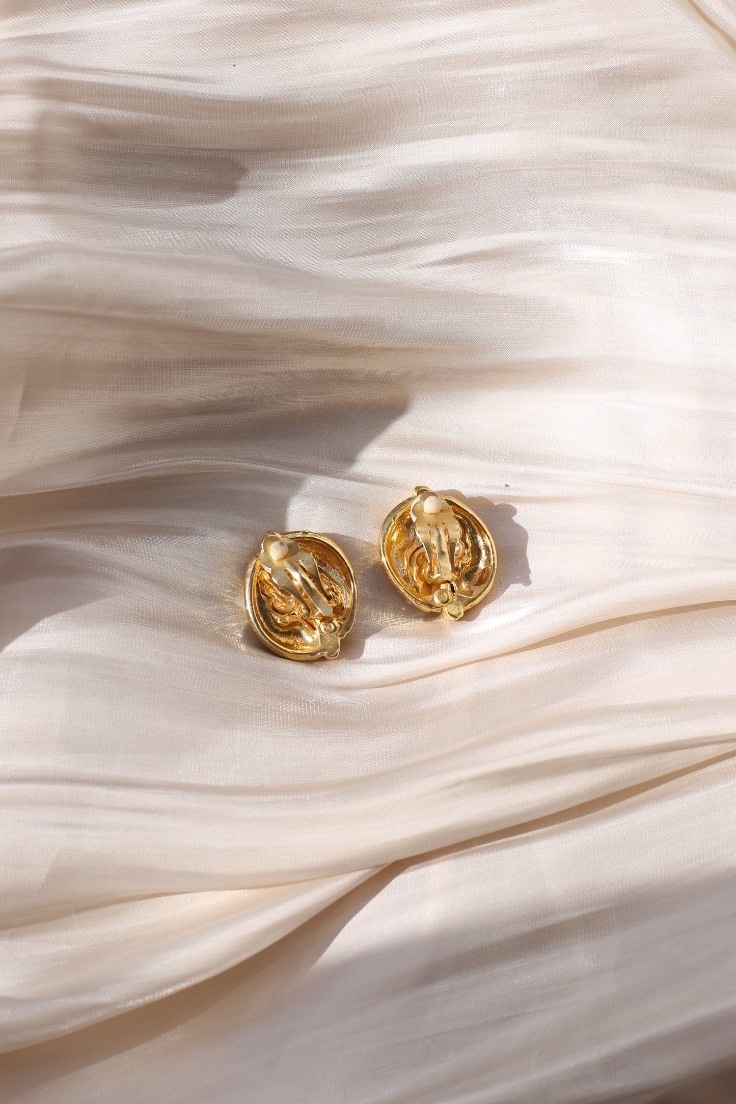 Enya Vintage Sculptural Knot Clip Earrings
