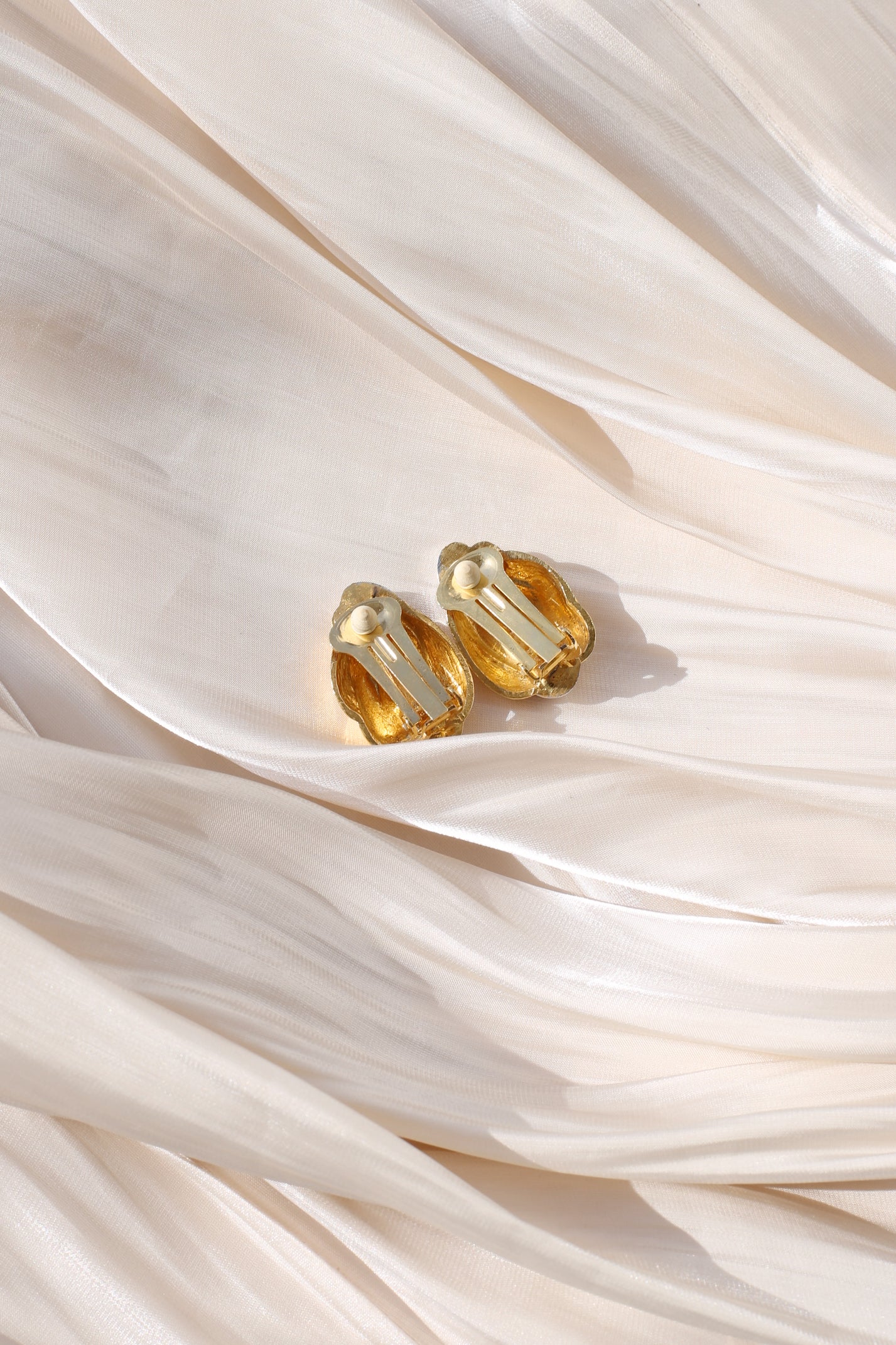 Flora Vintage Two-Tone Knot Clip Earrings