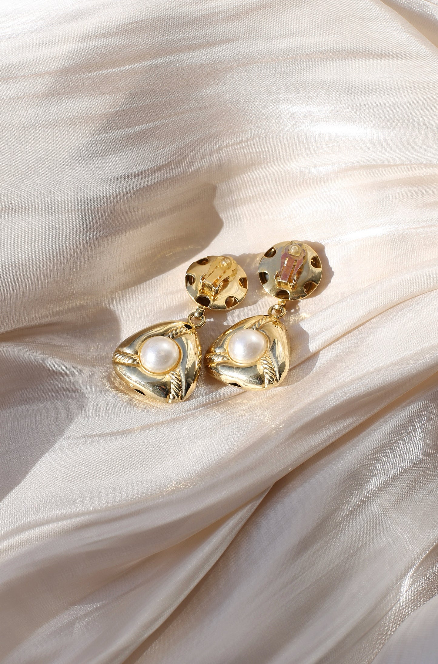 Oona Vintage Double-Pearl Drop Clip Earrings